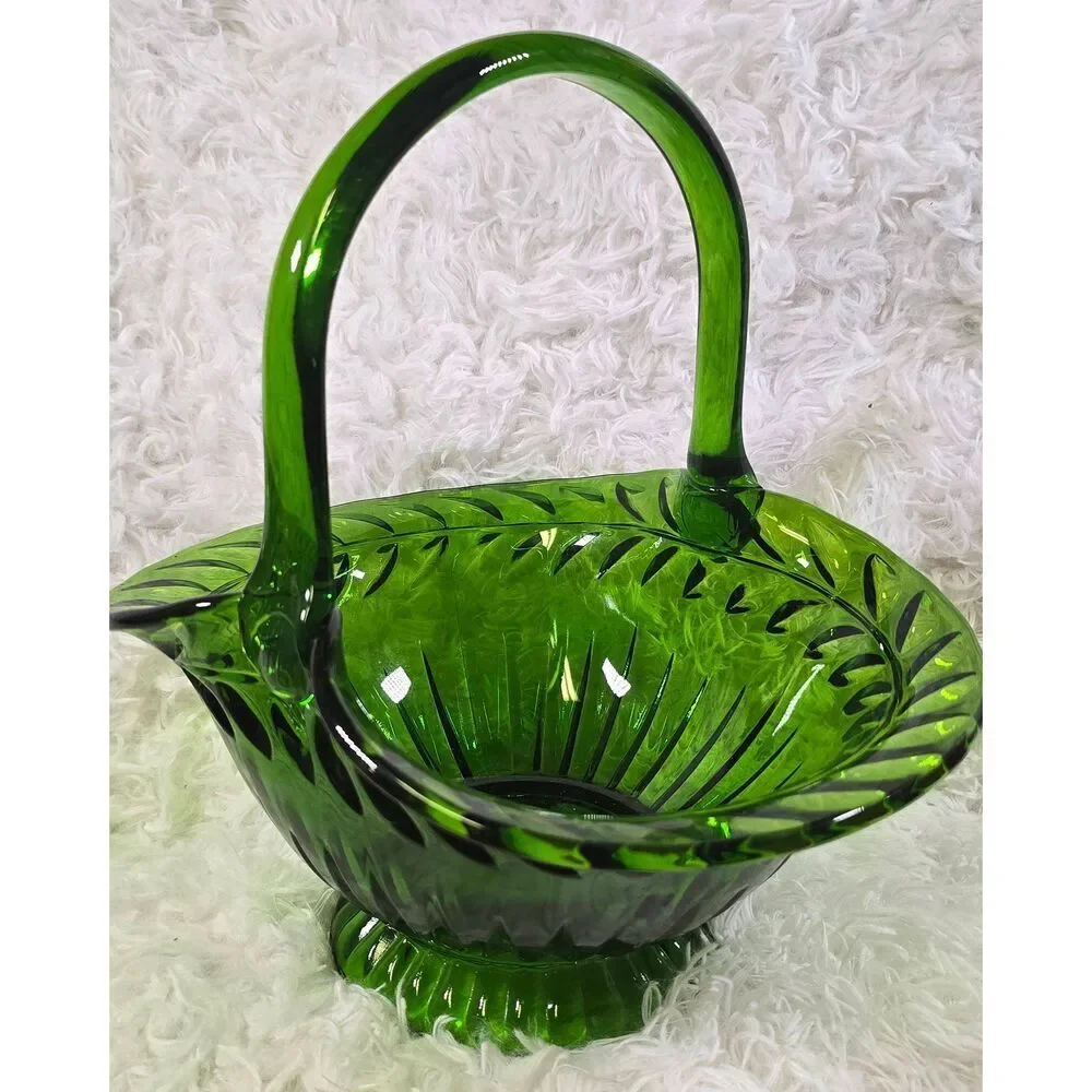 Tiara Exclusive Emerald Green Laurel Basket